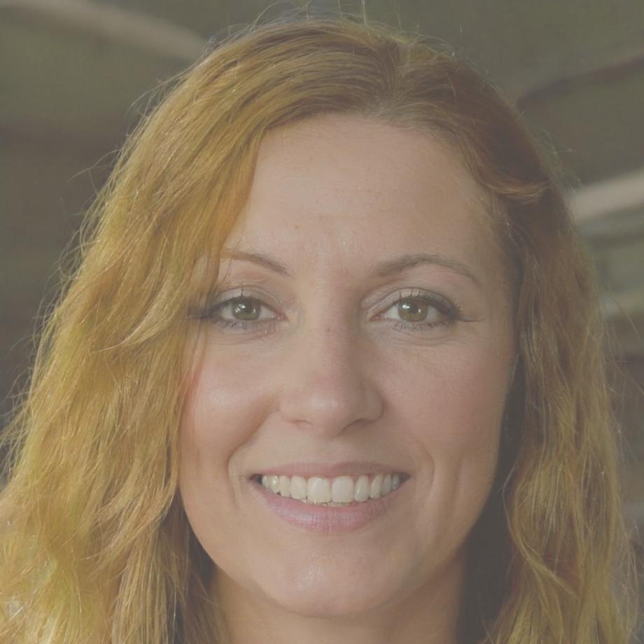 Elena Rossi, Esperta Settore Formazione